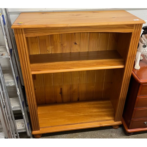 607 - Pine open bookcase