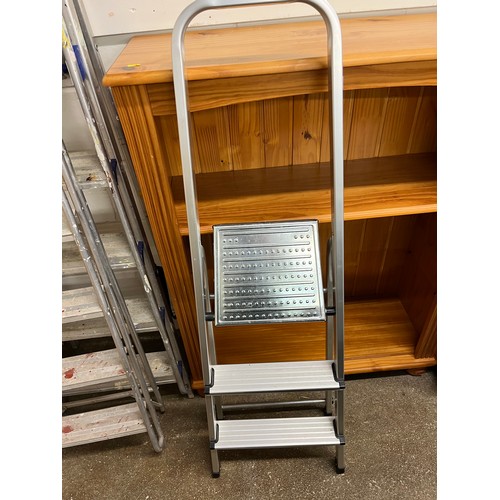 609 - Step ladders 133cm