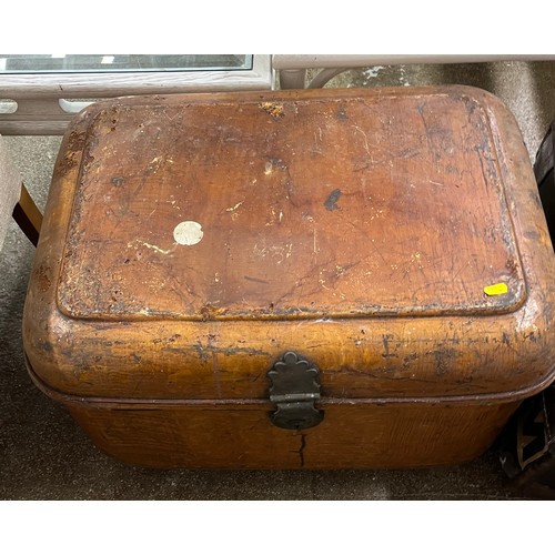 629 - Two vintage travel trunks