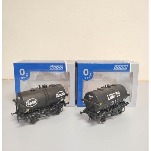 113 - Dapol. Two boxed 1.43 scale 0 gauge Tankers to include 14T Tank Wagon Class B Shell Esso Black 7F-05... 