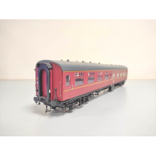 114 - Heljan. Boxed 1.43 scale 0 gauge Mk1 SO second open passenger coach in BR maroon 4911.... 