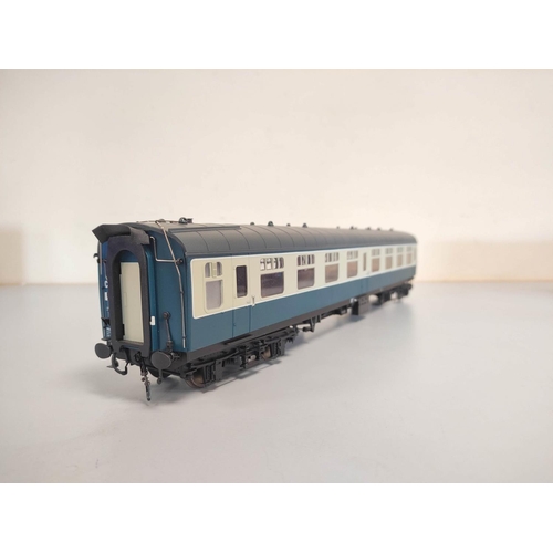 117 - Heljan. Boxed 1.43 scale 0 gauge Mk1 SO second open passenger coach in BR blue and grey 4912.... 