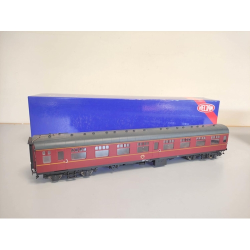 120 - Heljan. Boxed 0 gauge 1.43 scale BR maroon Mk1 2nd class Corridor Coach 4901