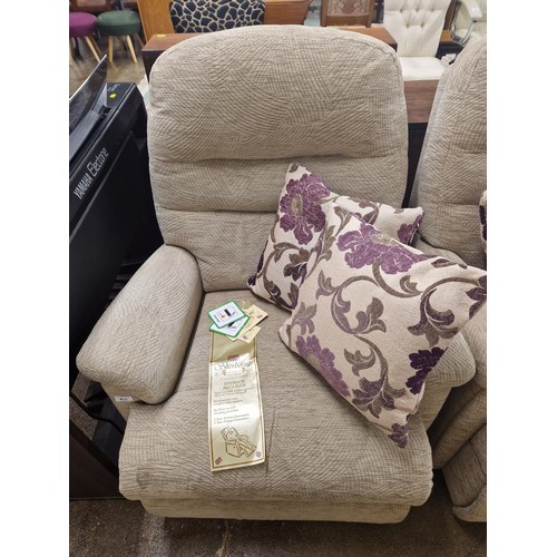 613 - Reclining three seater settee and arm chair