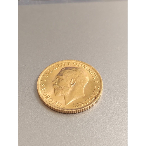 143 - United Kingdom. George V 1914 22ct gold full sovereign. EF