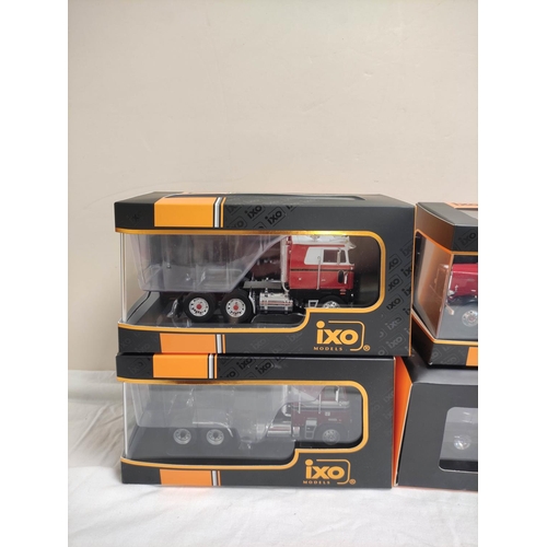 43 - IXO Models. Group of boxed 1.43 scale model wagons to include Freightliner FLA 1993 TR072, Peterbilt... 