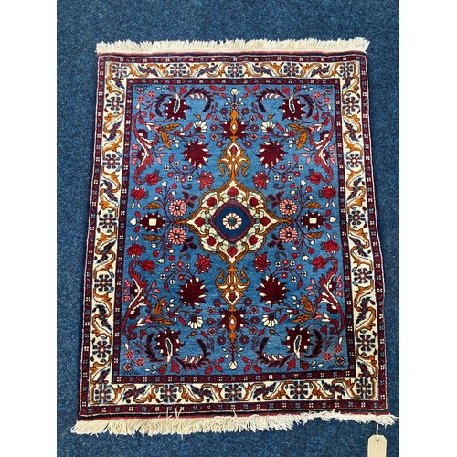 812 - Bidjar mat with medallion on foliate field, 90cm x 71cm.