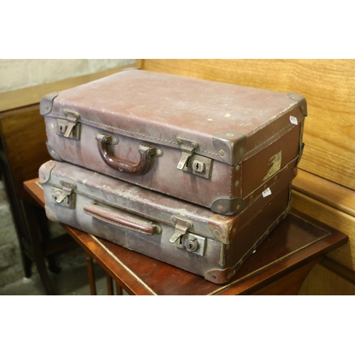 851 - Two vintage traveling cases.