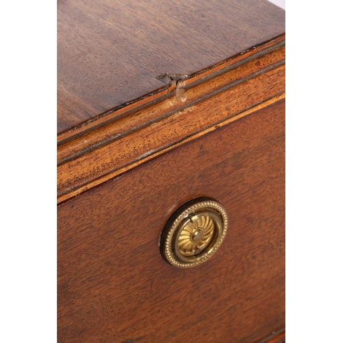 10 - Georgian Mahogany footed tea caddy, 18 x 29 x 16cm.