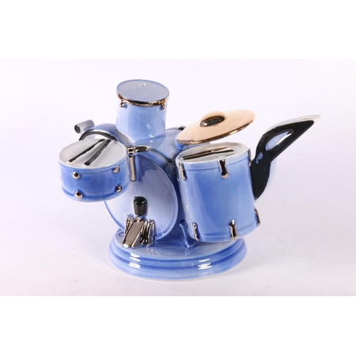 92 - Parrington 'In Time for Tea' novelty tea pot in the form of a set of drums, 19cm.