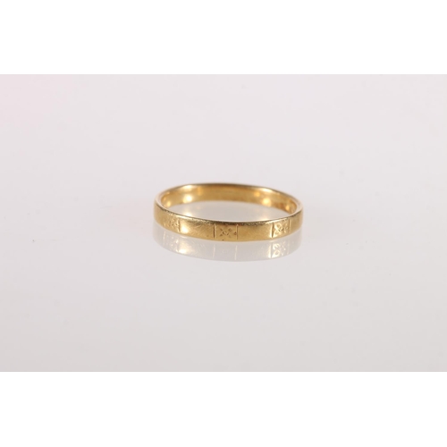 528 - 18ct yellow gold wedding band, the ring with incised flower head design, maker CG&S, 2.5g.