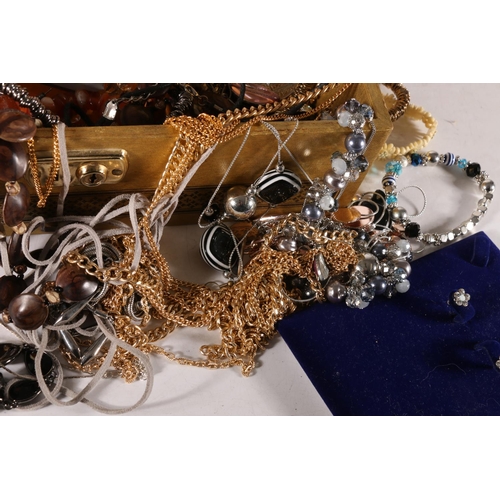 531 - Box of costume jewellery including ladies wristwatches, necklaces, bracelets, brooches etc.