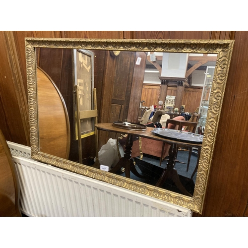 807 - Wall mirror with moulded gilt frame, 57 x 83cm.