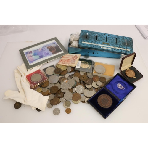 564 - Coin collection to include a Heriot Watt College medal award to John Henderson in 1902-3 for Photo P... 