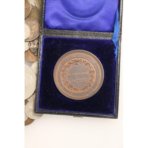 564 - Coin collection to include a Heriot Watt College medal award to John Henderson in 1902-3 for Photo P... 