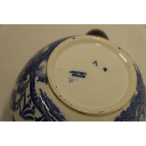 168 - Royal Doulton Auld Lang Syne Tak A Cup O Kindness Burns Willow pattern teapot.