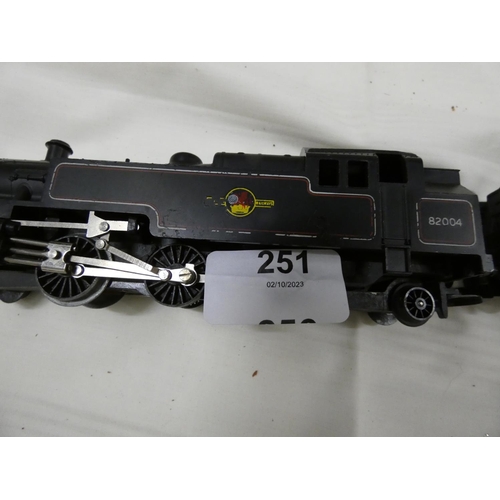 251 - 00 gauge British railways locomotive 82004.