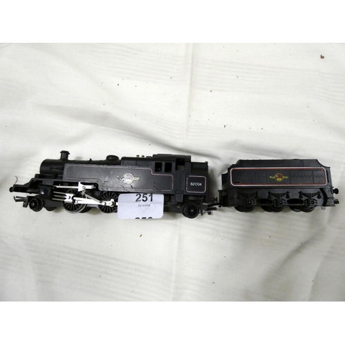 251 - 00 gauge British railways locomotive 82004.