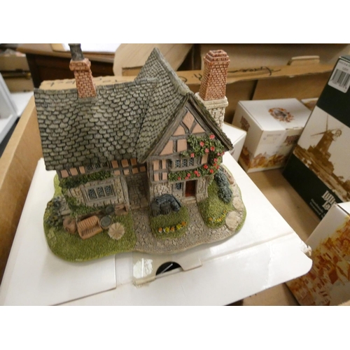 269 - Box of various Lilliput Lane houses.