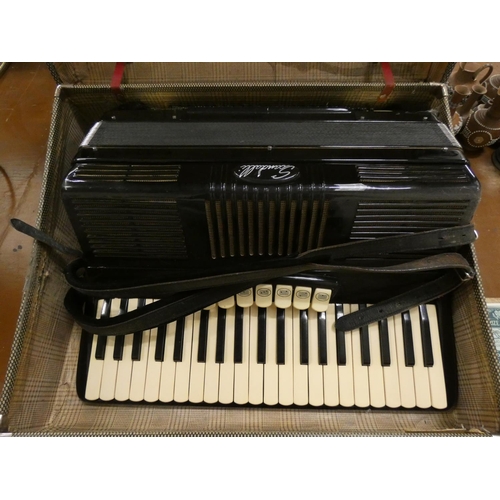 336 - Vintage cased accordion.