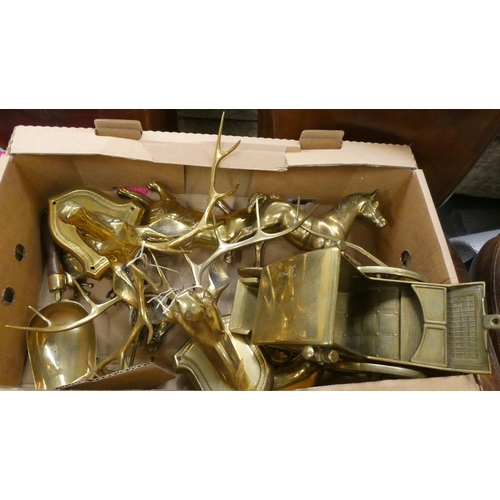 378 - Box of vintage brass ware.