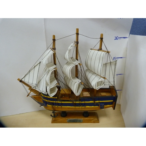 1 - Limited edition model of the HMS Victory, no. 189/1805, and four other model boats.