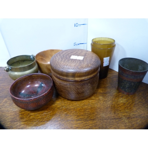 20 - Collection of treen, horn beakers, Metropolitan whistle, Mauchline ware needle case depicting Nantwi... 