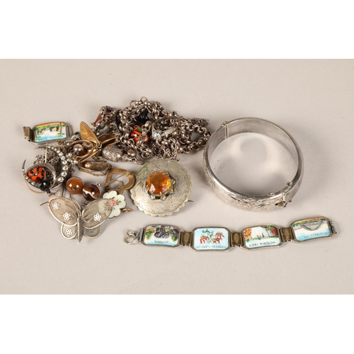 203 - Small assortment silver and white metal jewellery