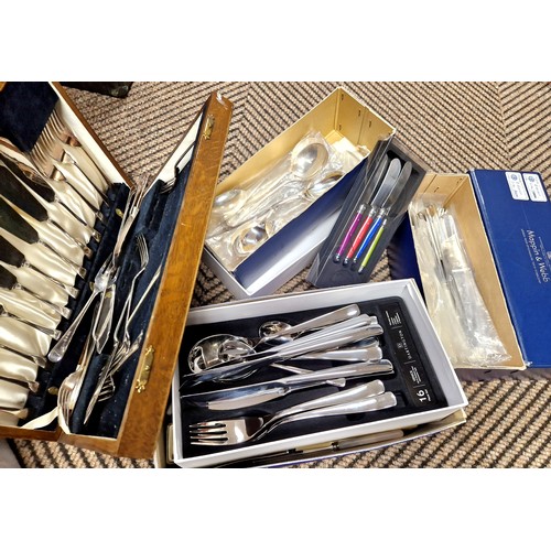 354 - Collection of various cutlery to include Dartington Venice, Mappin & Webb, etc