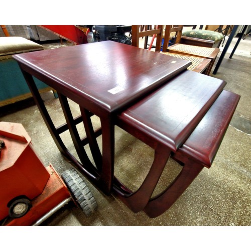 600 - Nest of three mid century style mahogany occasional tables