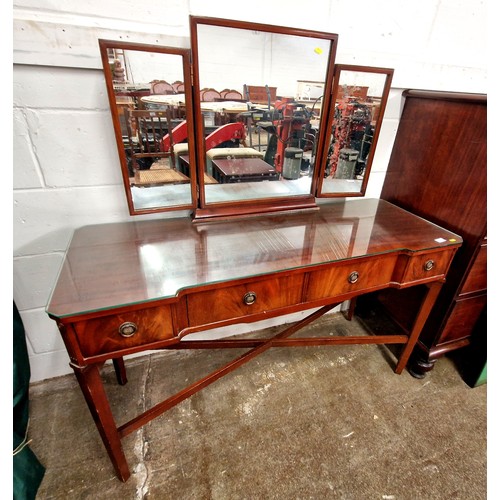 601 - Beithcraft glass topped dressing table with four fitted drawers and triptych mirror