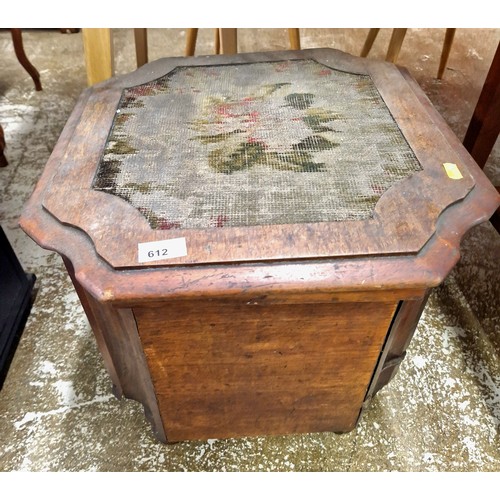 612 - Antique commode 