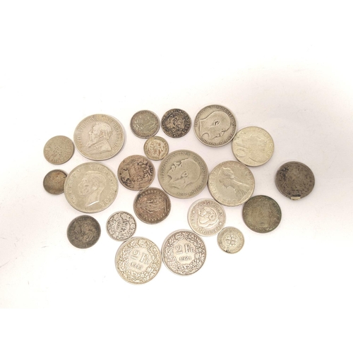 172 - World silver coins to include 1910 florin, USA 1854 25c, 1946 New Zealand halfcrown, etc 135g