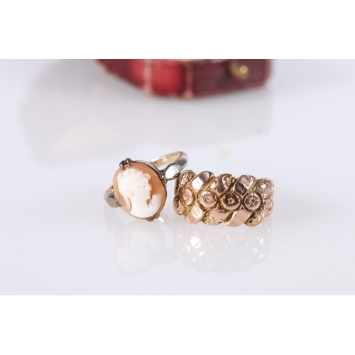 551 - 9ct gold ring with shell cameo, size K, and another 9ct ring, 7.3g.  