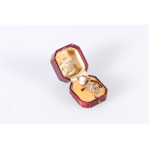 551 - 9ct gold ring with shell cameo, size K, and another 9ct ring, 7.3g.  