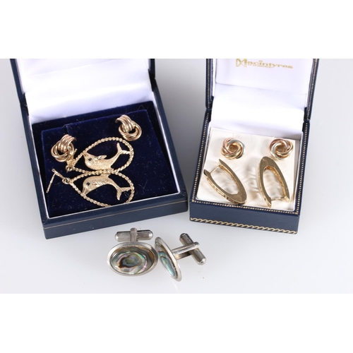 566 - 9ct gold dolphin earrings, two pairs of 9ct knot style earrings, 9ct wishbone style earrings, 9.2g, ... 