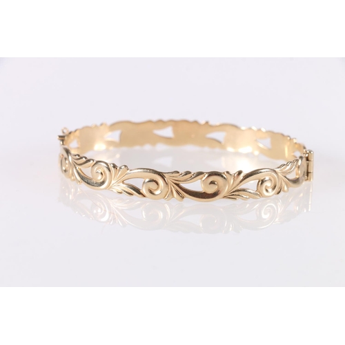 567 - 9ct gold hinged bangle, 13.6g.