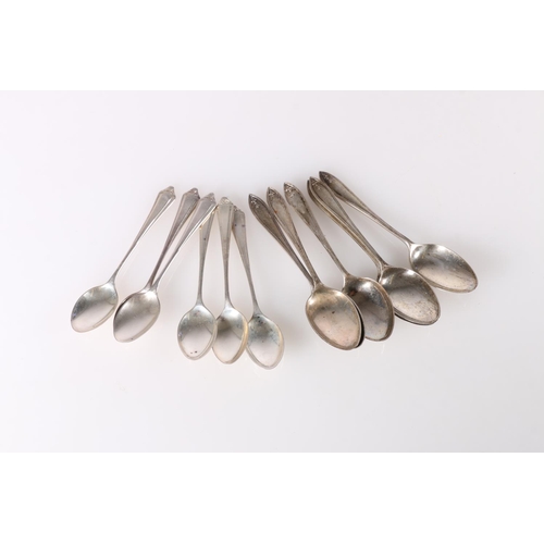 591 - Six Edward VII silver coffee spoons, hallmarked Henry Tatton & Son, Birmingham 1909, and another... 