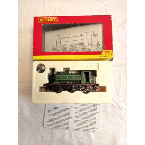 122 - Two Hornby locomotives to include R2186A Class J13 0-6-0 tank engine, GNR green 1241, with instructi... 