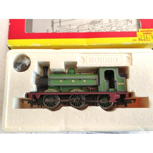 122 - Two Hornby locomotives to include R2186A Class J13 0-6-0 tank engine, GNR green 1241, with instructi... 