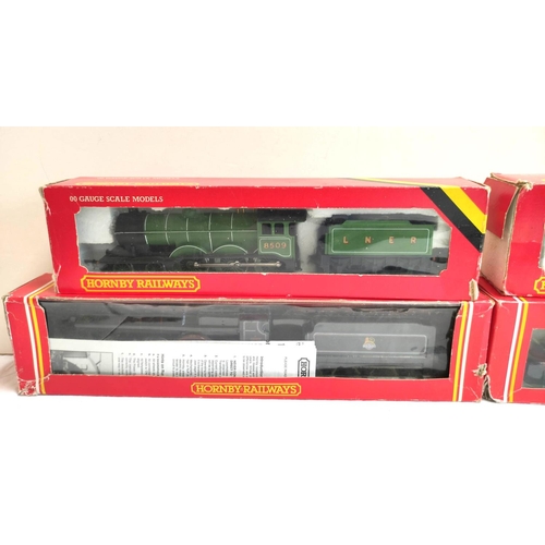 123 - Four Hornby 00 gauge locomotives to include R125 Country Class 4-4-0 ' County Of Cornwall ' 3824, R3... 