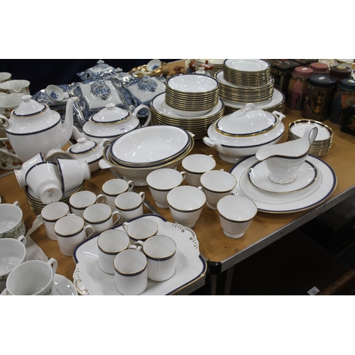 144 - Spode Lausanne dinner service to include plates, 24cm diameter, coffee pots, teapots, cups, etc.