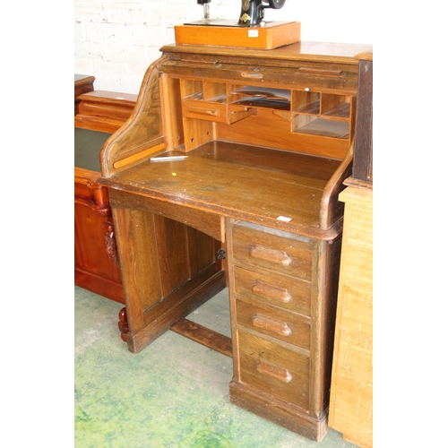 636 - Oak Lebus Desk, 116cm x 92cm x 68cm.