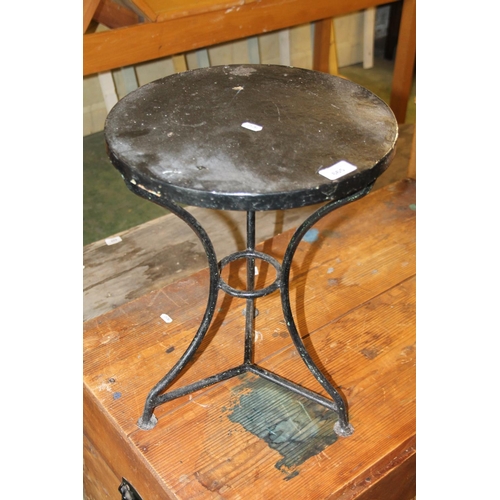 665 - Painted metal occasional table, 45 x 35cm diameter.