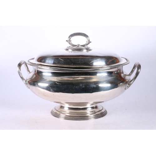 98 - EPNS Elkington & Co. footed tureen, 26cm x 34cm x 22cm.