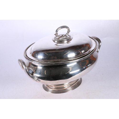 98 - EPNS Elkington & Co. footed tureen, 26cm x 34cm x 22cm.