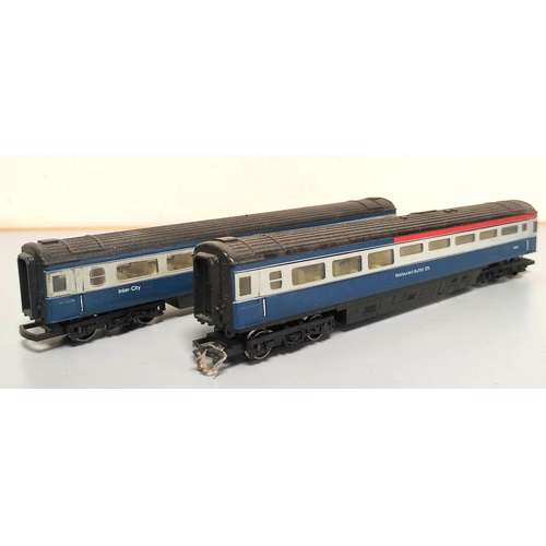 133 - Collection of 00 gauge engines and rolling stock comprising of issues by Lima, ROCO and Hornby to in... 