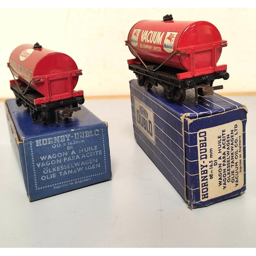 134 - Hornby Dublo. Boxed tinplate rolling stock, including Tank Wagon 