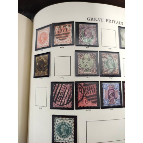 259 - Great Britain. A well filled Stanley Gibbons collector's stamp album comprising of 19th and 20th cen... 