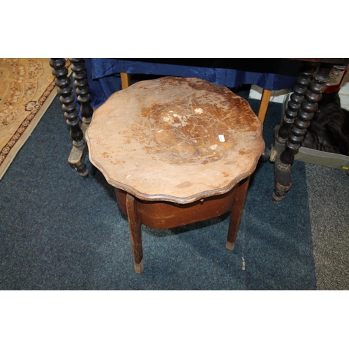 673 - Occasional table with turned supports, 66 x 87 x 42cm, and work box.